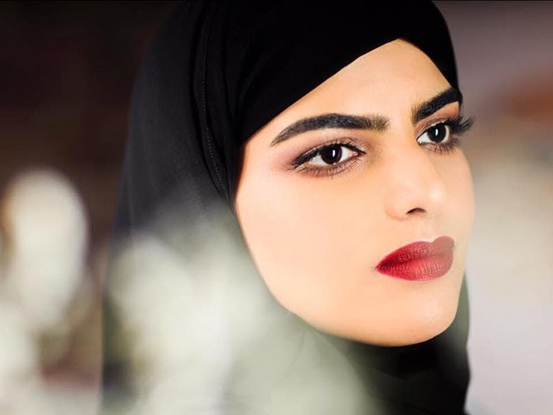 هل ارتدت خبيرة التجميل السعودية "سارة الودعاني" النقاب؟